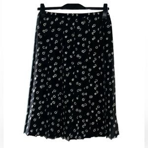Leslie Fay Black & White Pleated Mini Skirts(Size 8P)